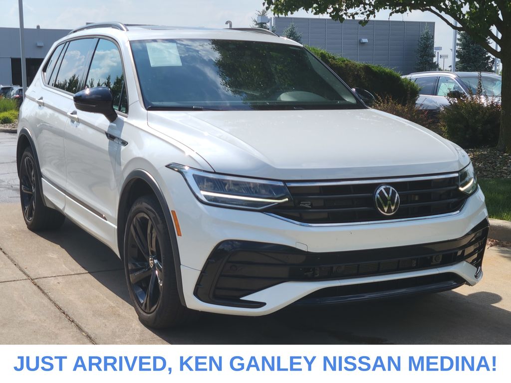 Opal White Pearl 2024 Volkswagen Tiguan SUV / Crossover Front-Wheel Drive 8-Speed Automatic