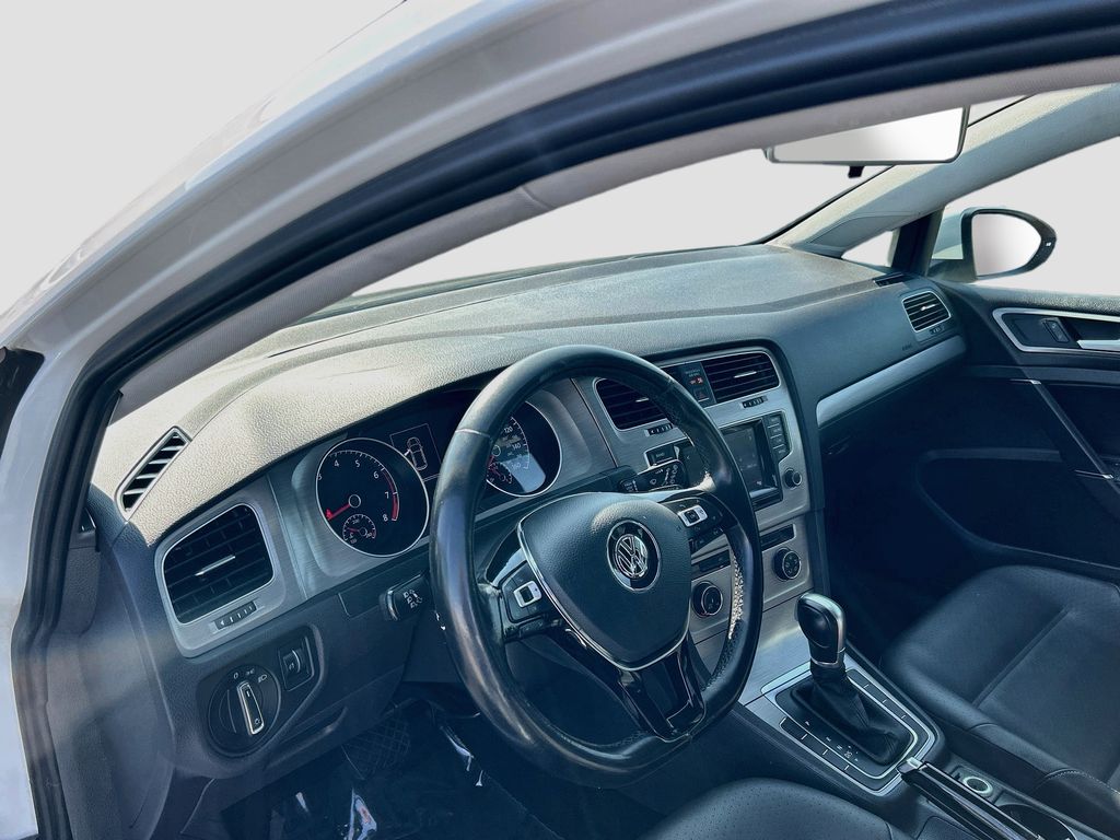 Thumbnail: 2015 Volkswagen Golf - 9