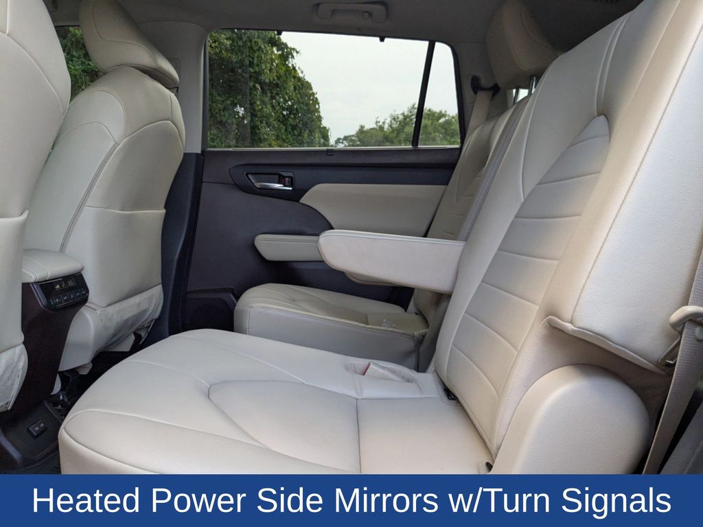 2022 Toyota Highlander Hybrid XLE