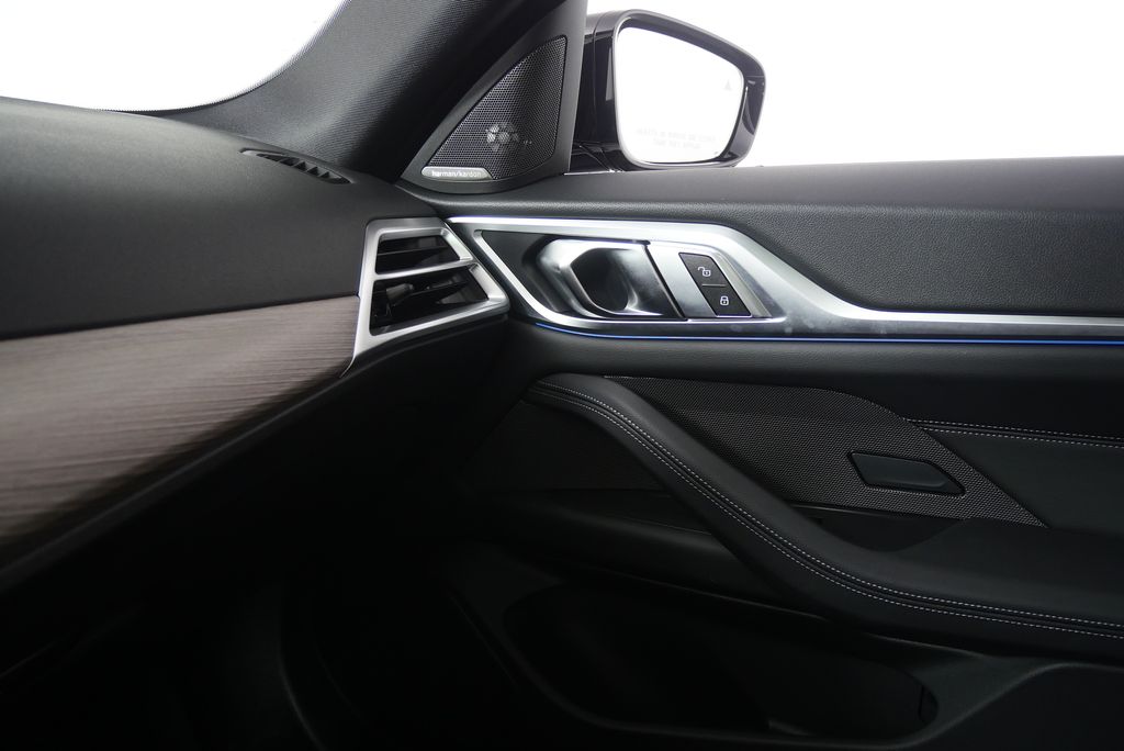 Thumbnail: 2025 BMW i4 - 30