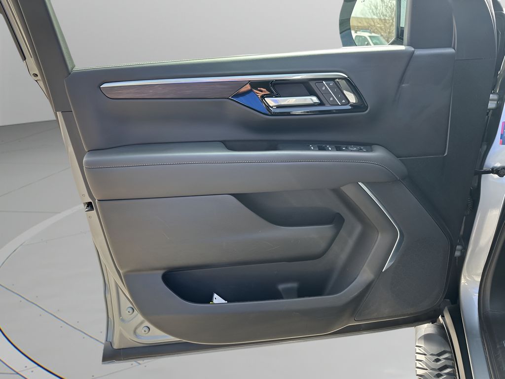 Used Car 2025 Chevrolet Suburban  Z71 For Sale Under $70,000 In Austin, Texas