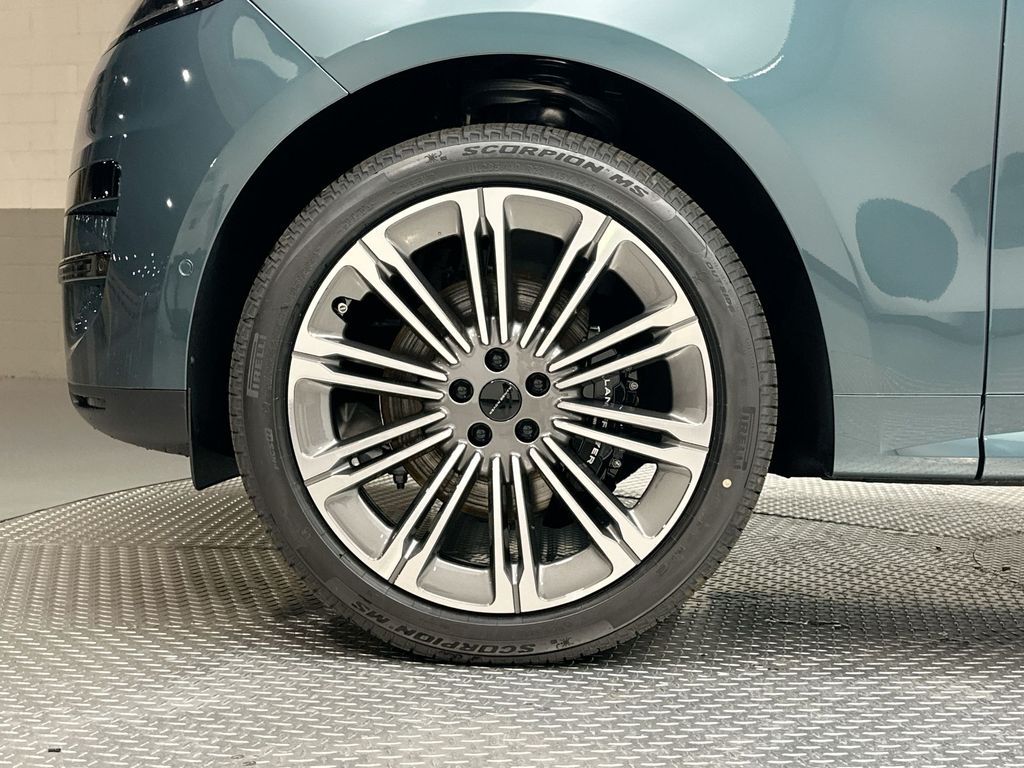 Thumbnail: 2026 Land Rover Range Rover Sport - 5