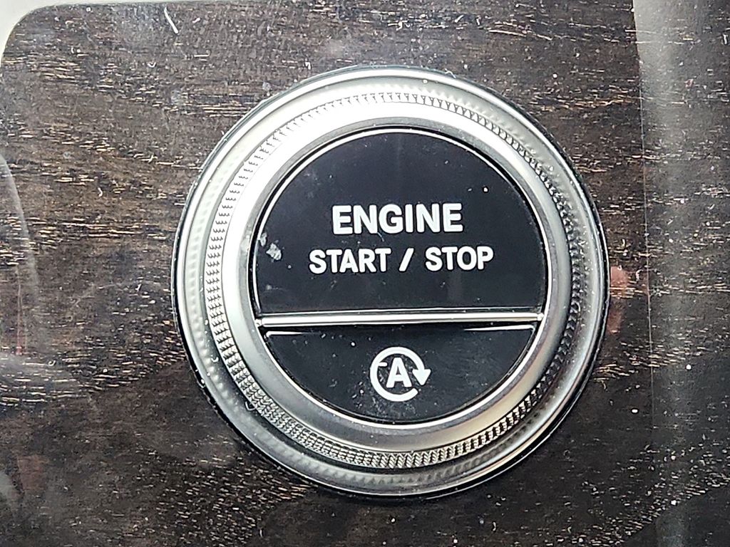 Thumbnail: 2025 Mercedes-Benz GLC - 24