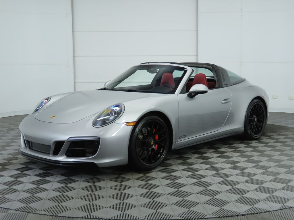 2019 Porsche 911 Targa 4S Hero Image