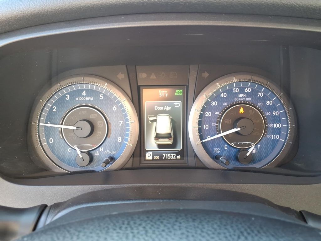 Used 2019 White Toyota XLE Premium image 17