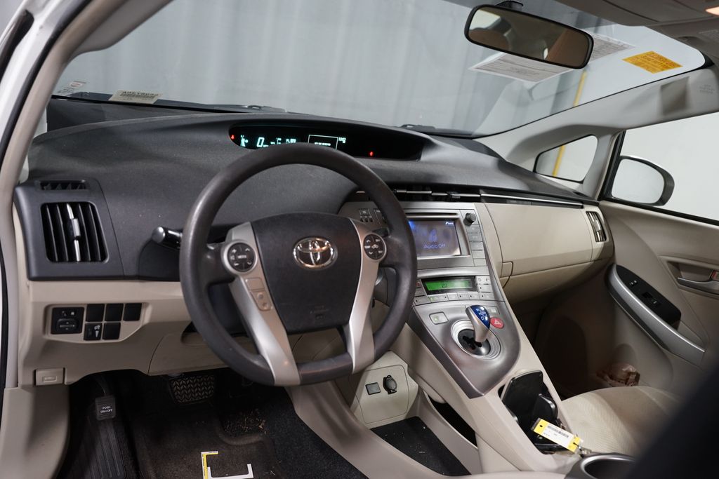 Thumbnail: 2015 Toyota Prius - 7
