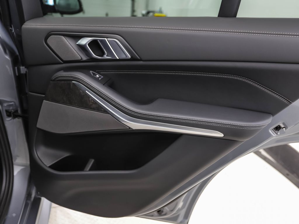 Thumbnail: 2025 BMW X5 - 25