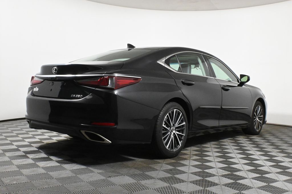 Thumbnail: 2023 Lexus ES - 6