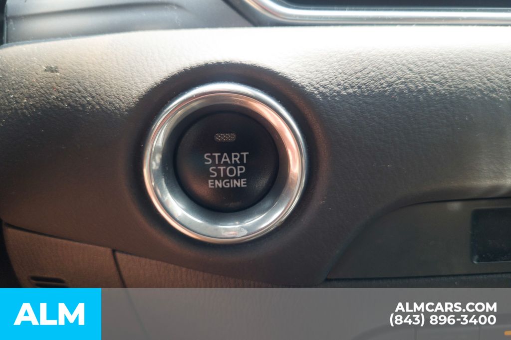 Used 2021 Blue Mazda Touring image 9