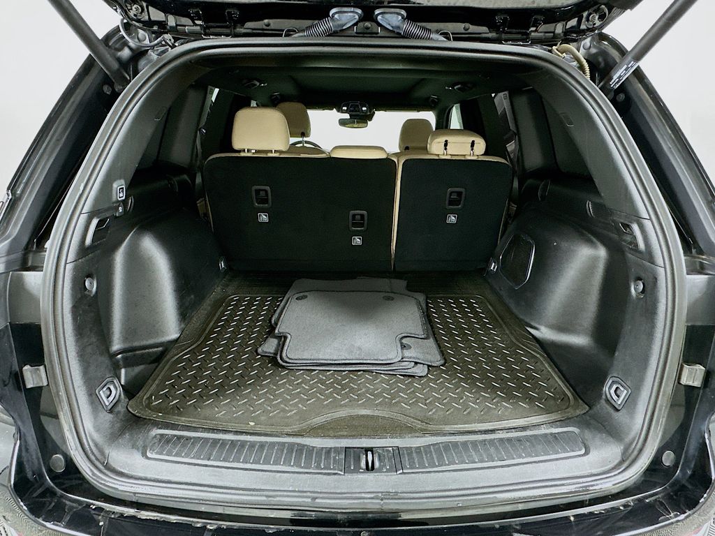 2023 Jeep Grand Cherokee Limited Edition 27