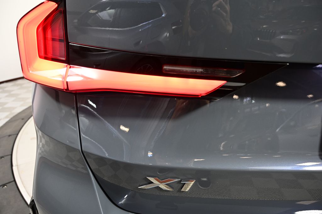 Thumbnail: 2026 BMW X1 - 11