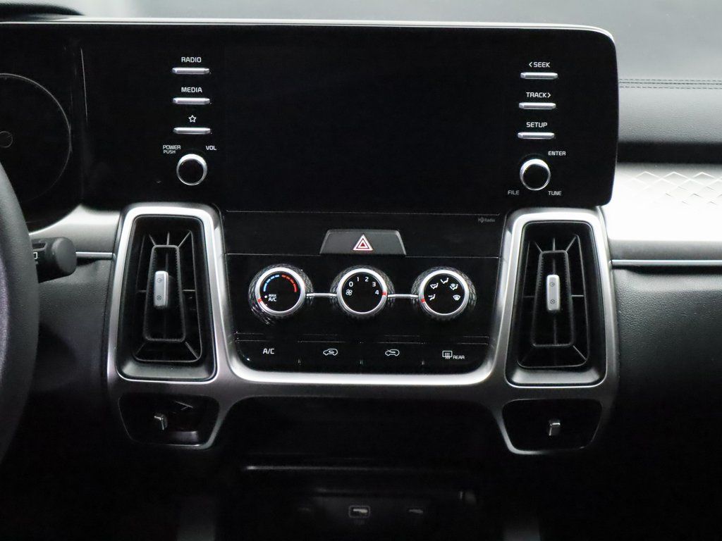 Thumbnail: 2022 Kia Sorento - 14