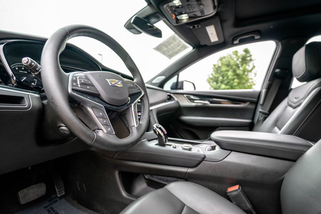 Used 2025 Cadillac XT5 SUV