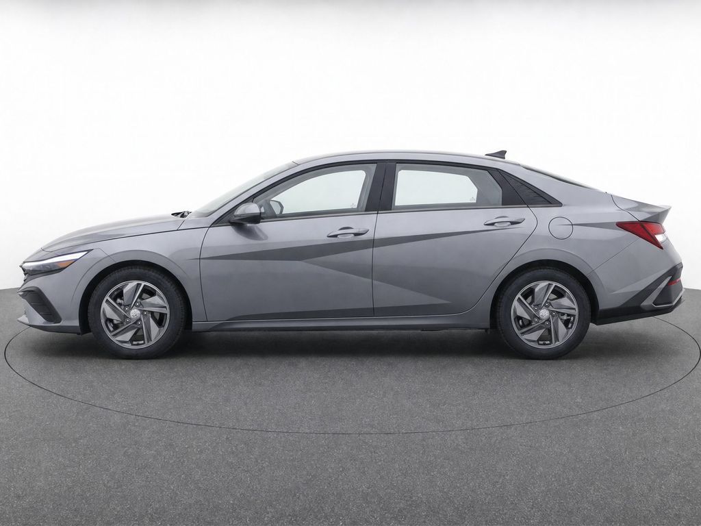 Thumbnail: 2025 Hyundai Elantra - 31