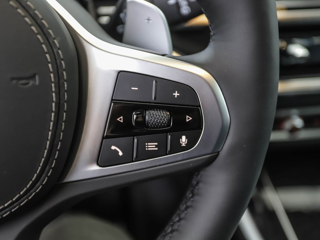 Thumbnail: 2026 BMW X5 - 13