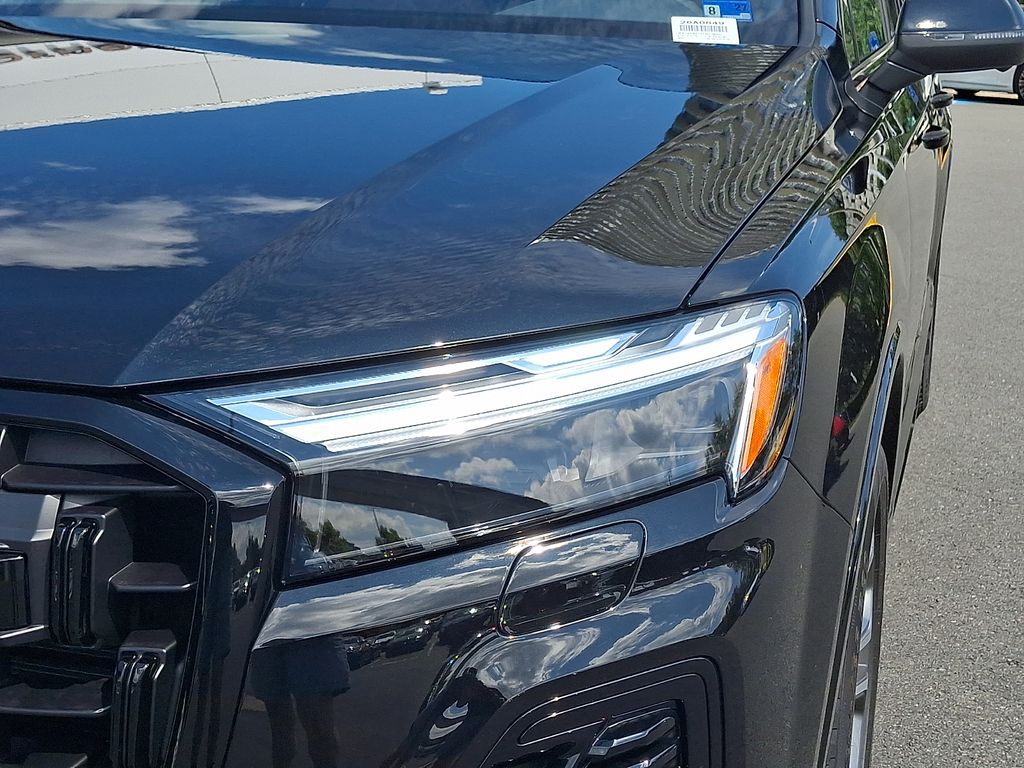 Thumbnail: 2026 Audi Q7 - 6