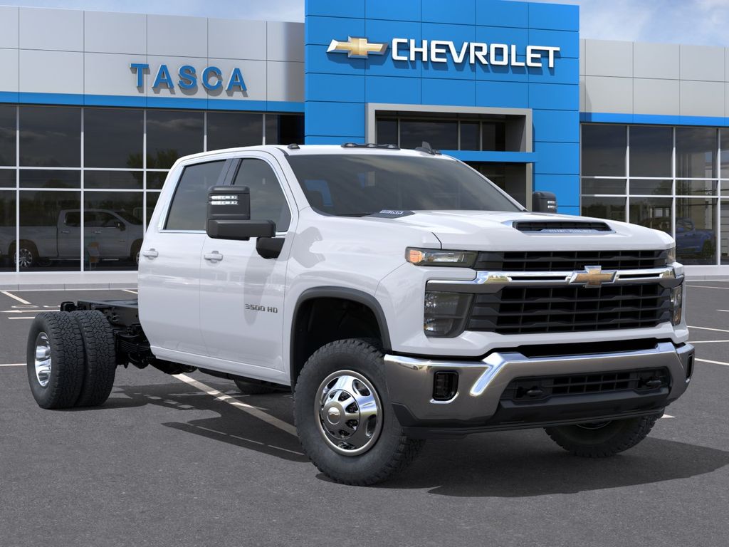 New 2025 White Chevrolet LT image 9