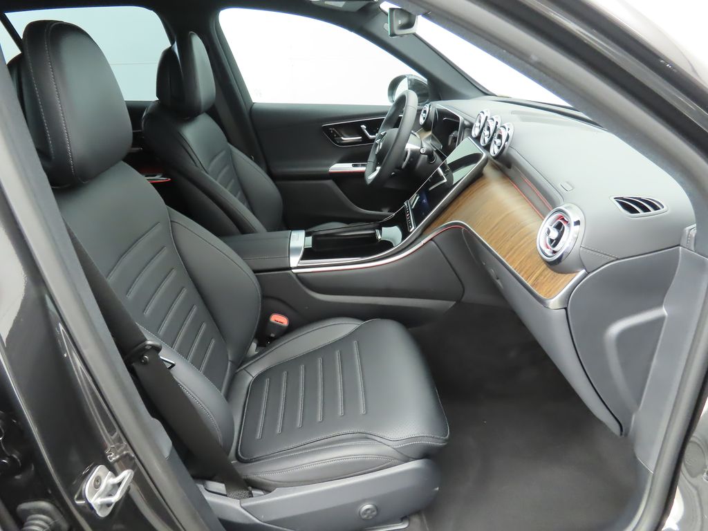 2025 Mercedes-Benz GLC 350 20