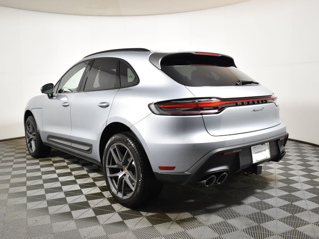 Thumbnail: 2026 Porsche Macan - 3