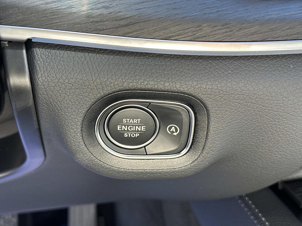 Thumbnail: 2026 Mercedes-Benz GLE - 12