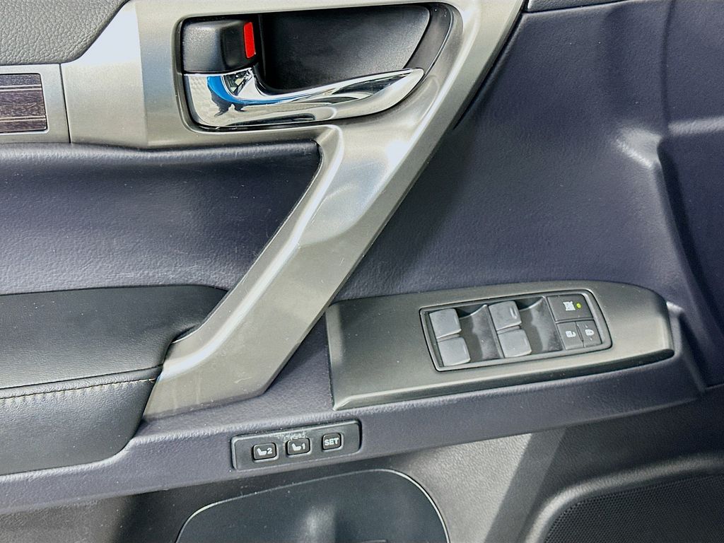 Thumbnail: 2022 Lexus GX - 18