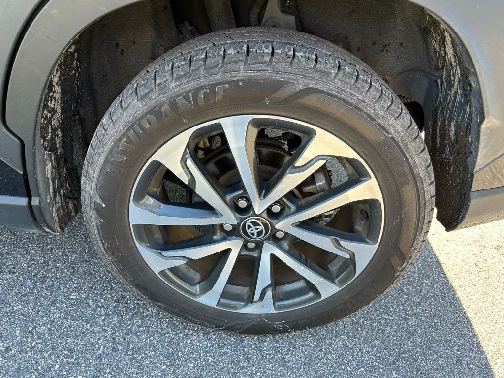 Thumbnail: 2024 Toyota Corolla Cross - 9