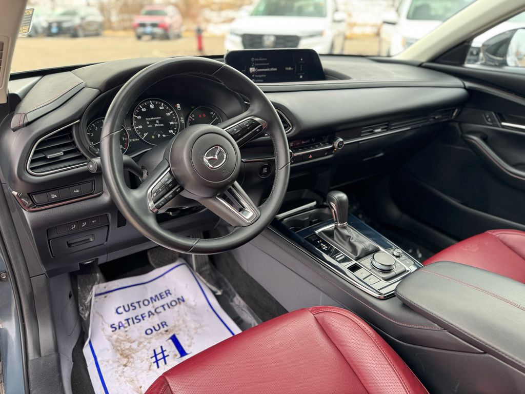 View vehicle photo 7