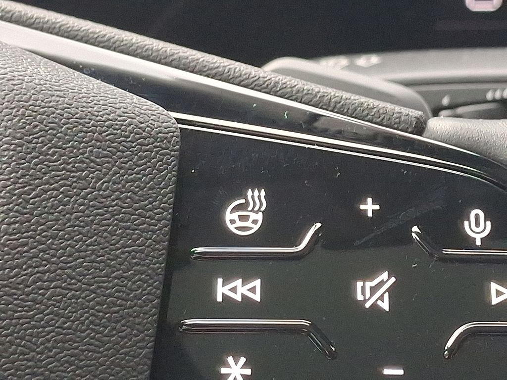 Thumbnail: 2025 Audi e-tron S - 20