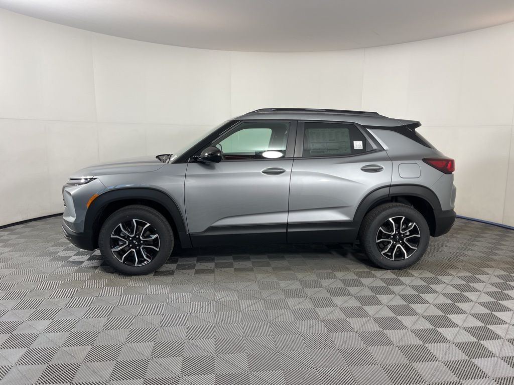 Thumbnail: 2026 Chevrolet TrailBlazer - 2