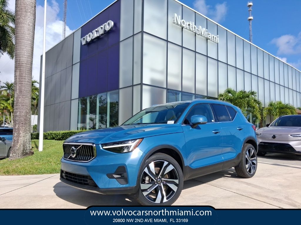 Fjord Blue Metallic 2023 Volvo XC40 B5 Plus Bright Theme AWD SUV / Crossover All-Wheel Drive Automatic