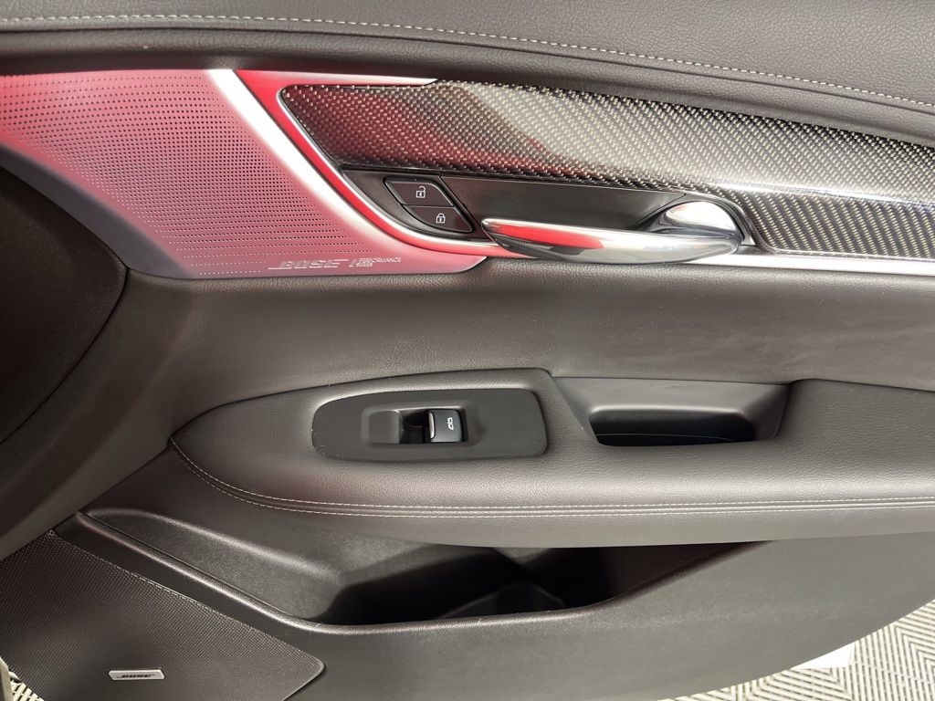 Thumbnail: 2025 Cadillac XT6 - 26