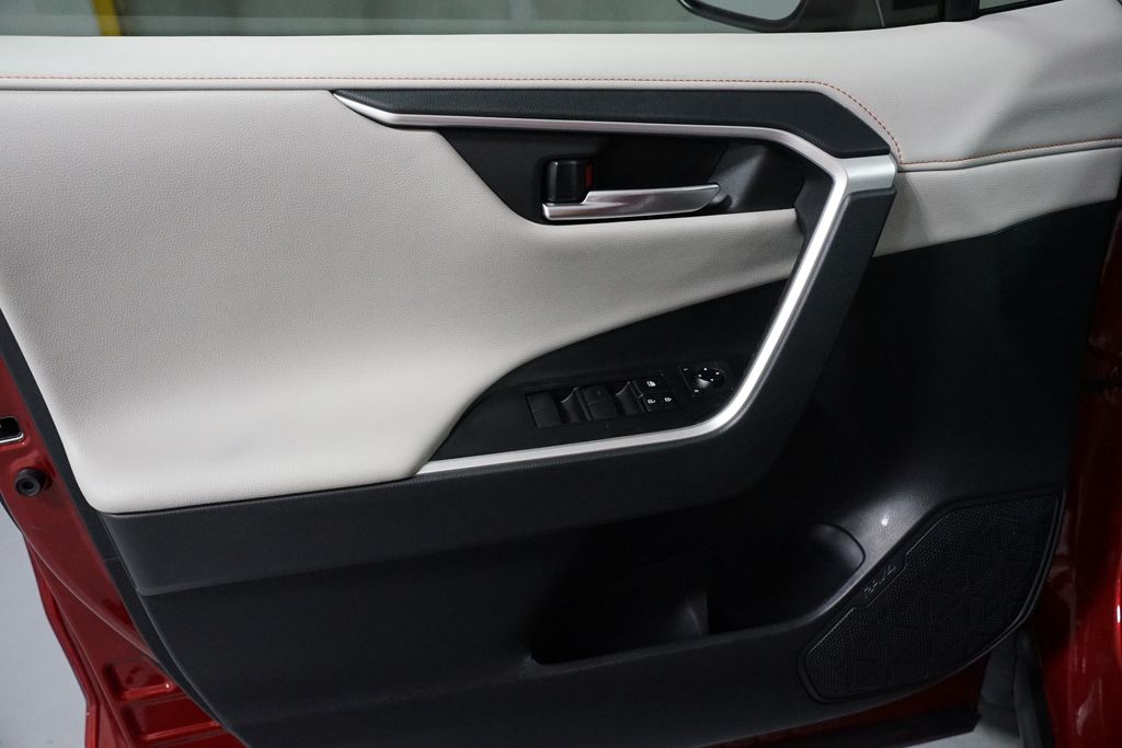 Thumbnail: 2019 Toyota RAV4 - 29
