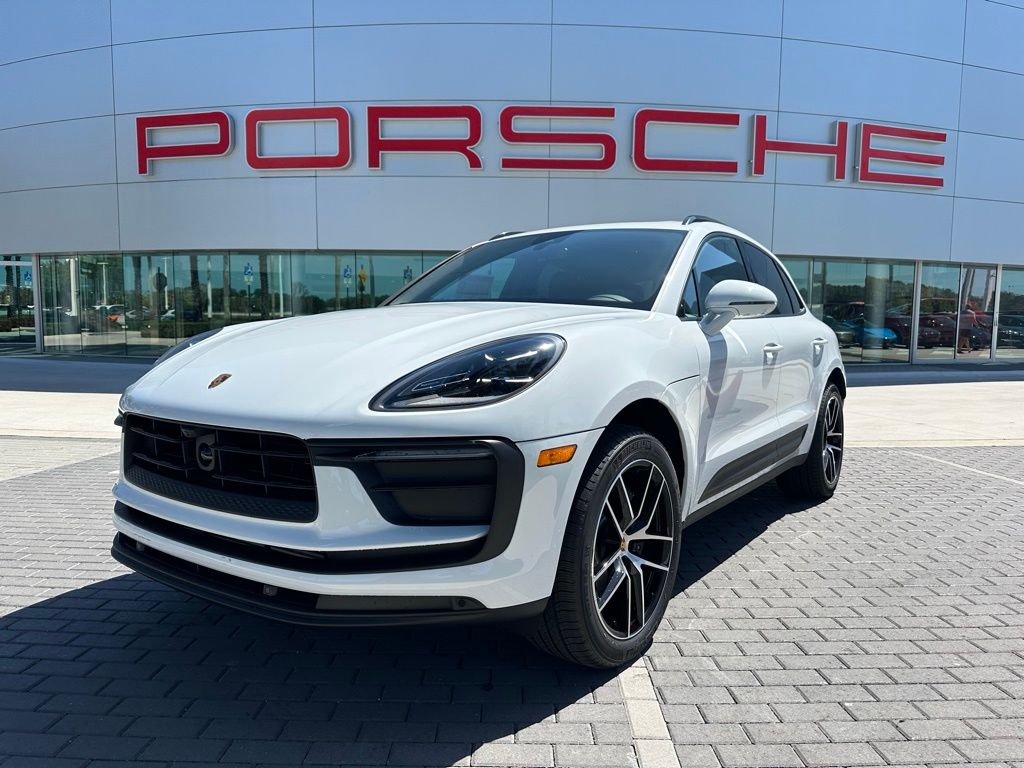 2024 Porsche Macan  -
                Davie, FL