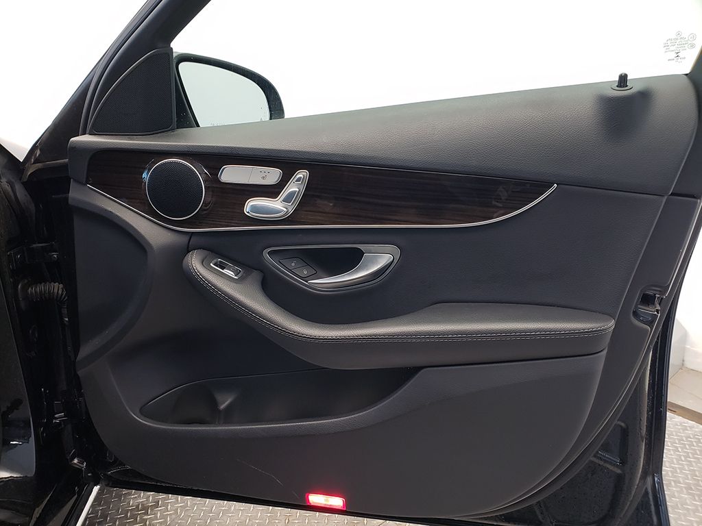 Thumbnail: 2017 Mercedes-Benz C-Class - 26