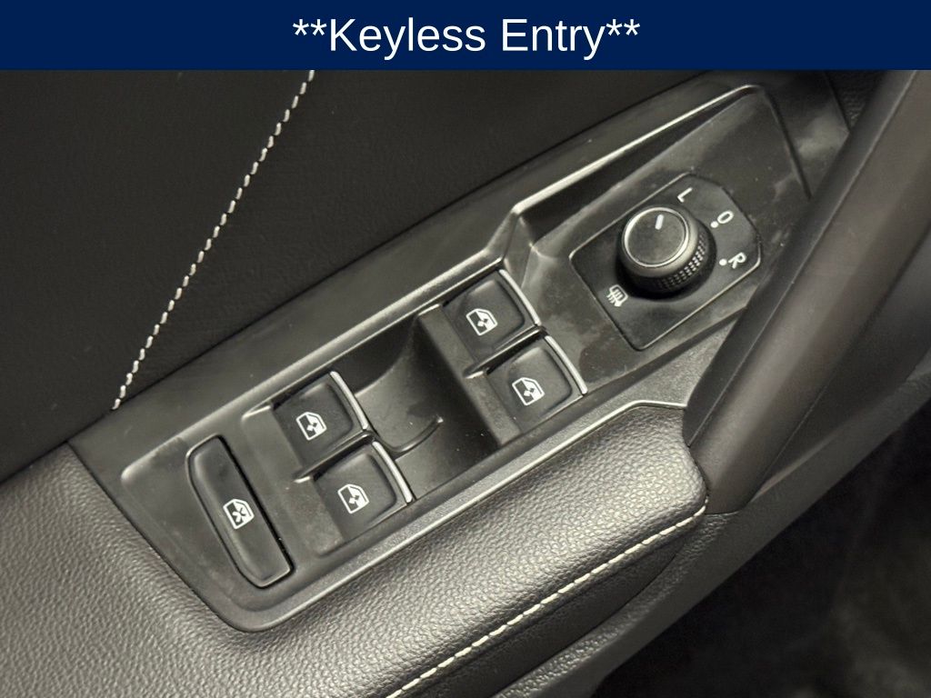 2022 Volkswagen Tiguan SE R-Line Black photo 12