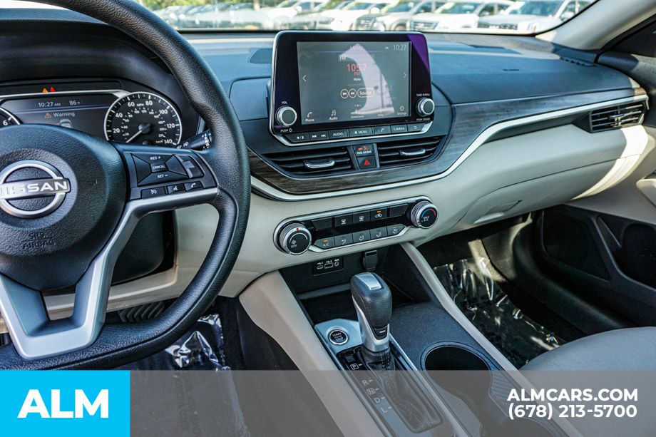 Used 2025 Black Nissan 2.5 SV image 31