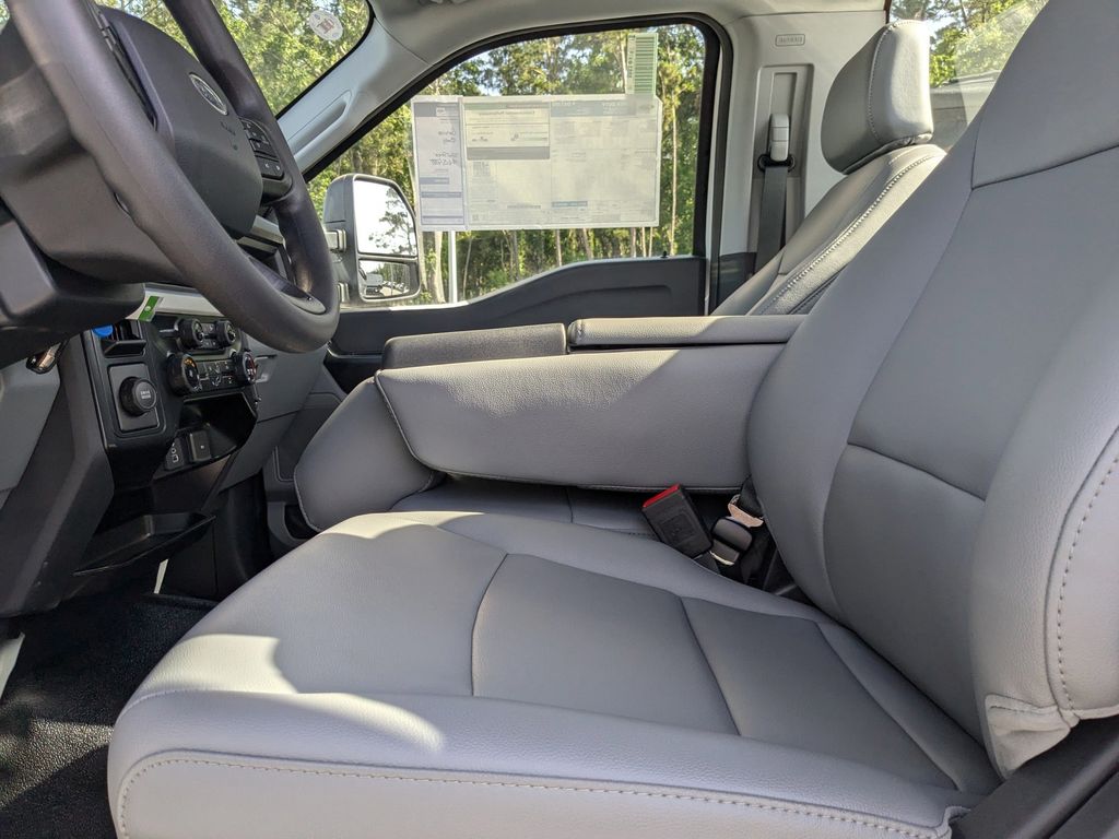 2025 Ford F-250 Super Duty XL