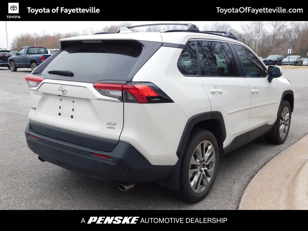 Thumbnail: 2022 Toyota RAV4 - 11