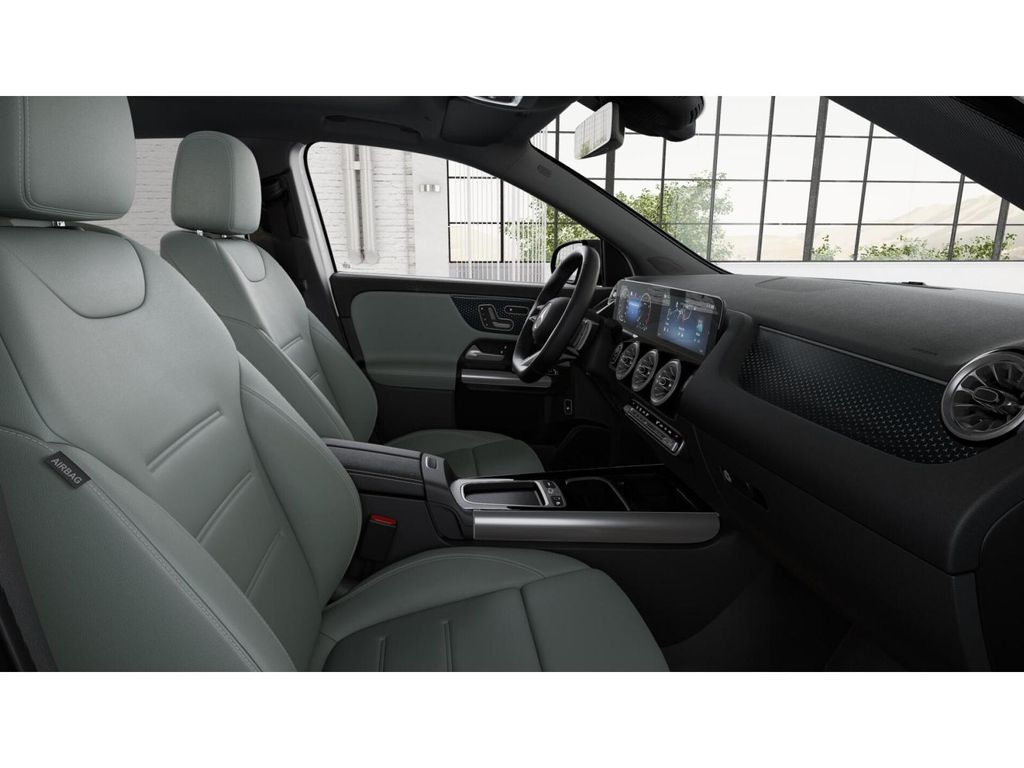 Thumbnail: 2026 Mercedes-Benz GLA - 4