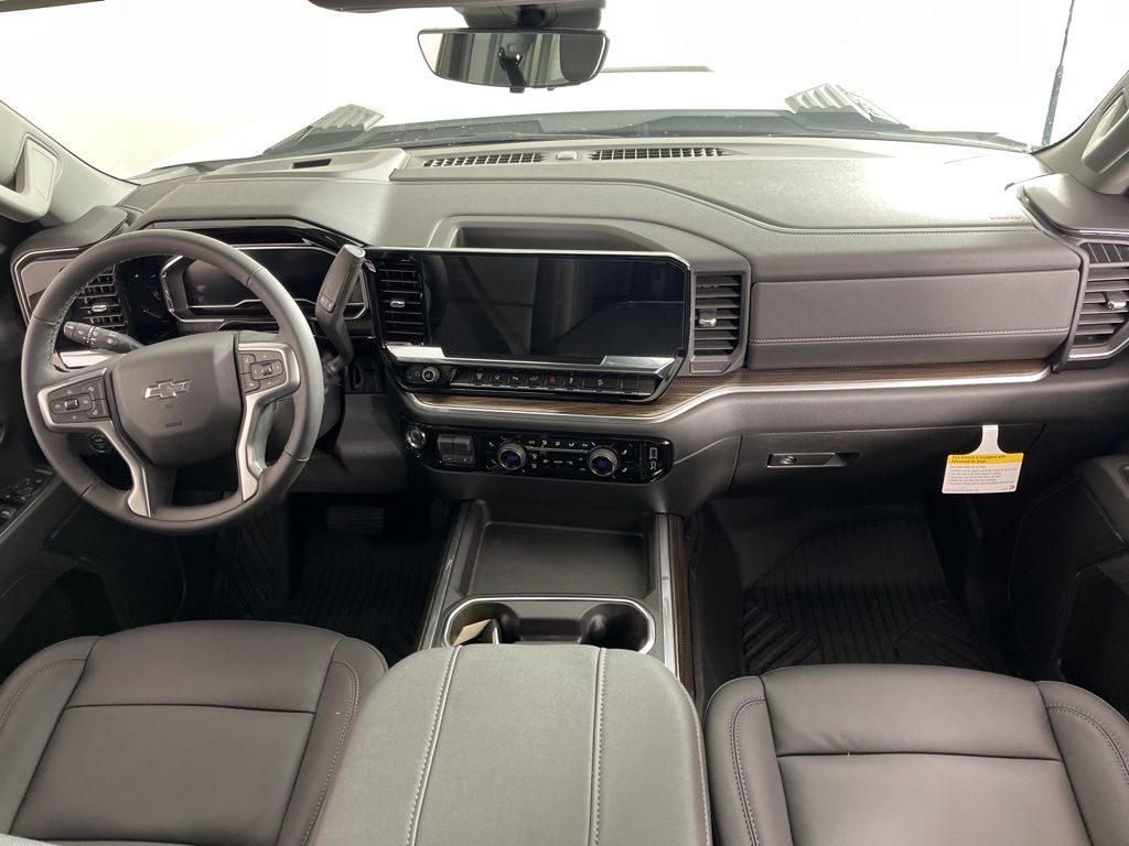 2025 Chevrolet Silverado 2500 LT 18