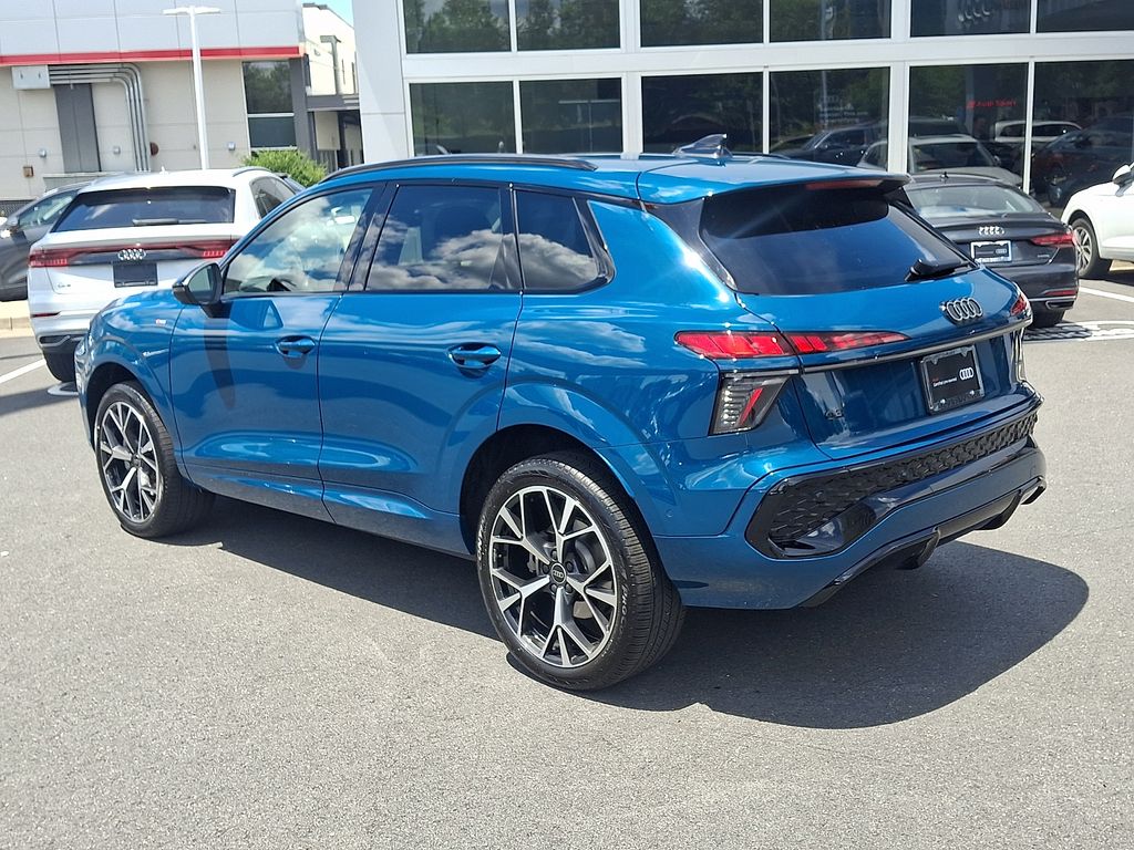 Thumbnail: 2026 Audi Q3 - 6