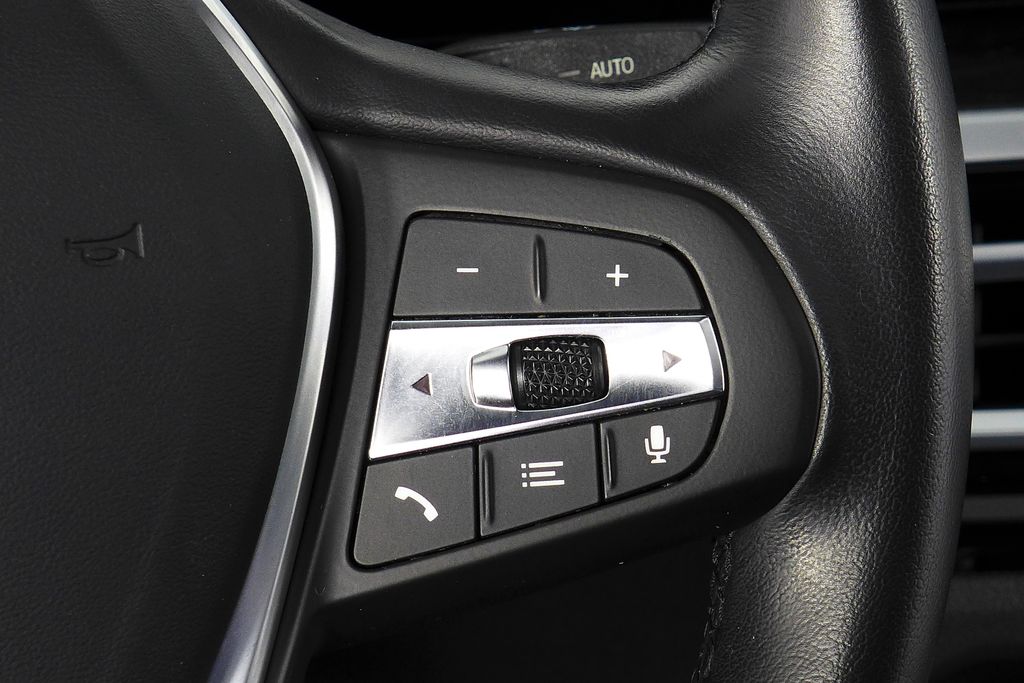 Thumbnail: 2023 BMW i4 - 29