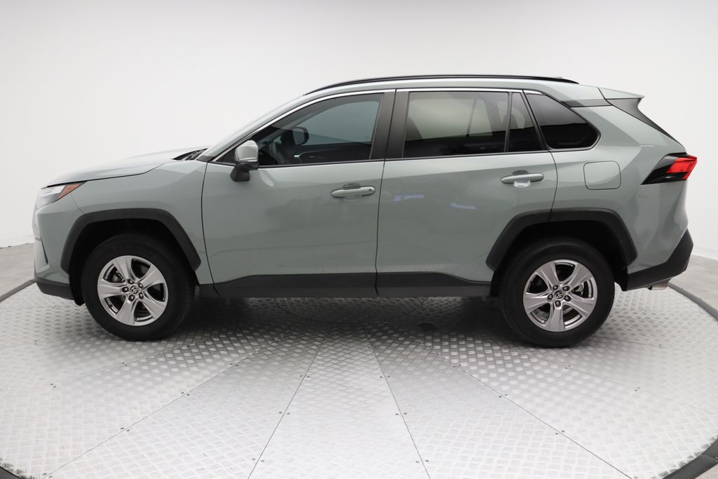 2022 Toyota RAV4 XLE 12