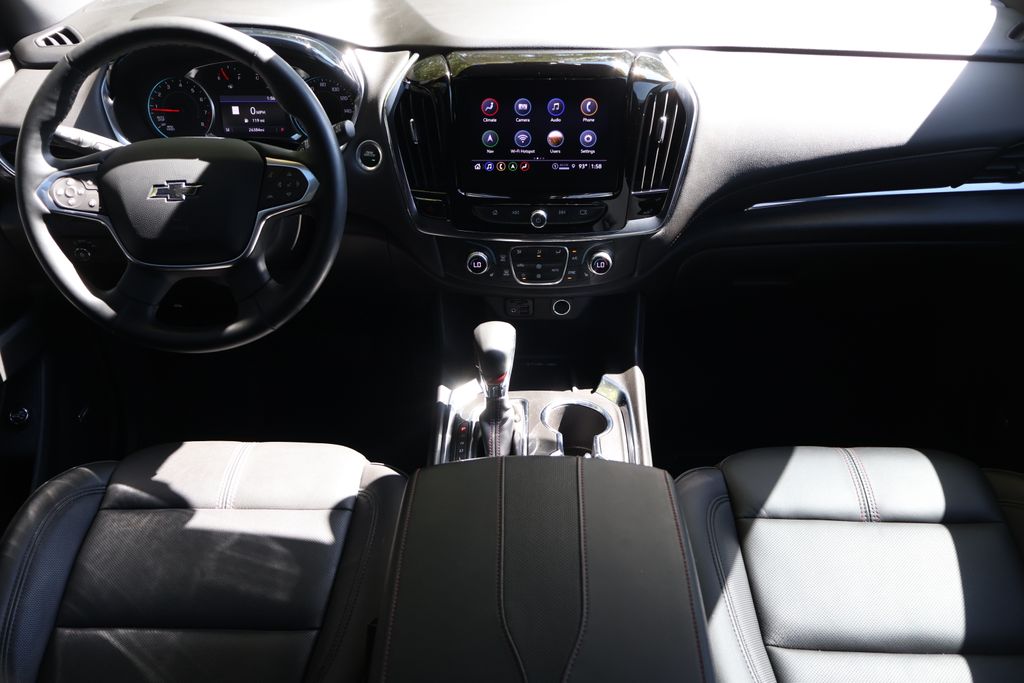 Thumbnail: 2023 Chevrolet Traverse - 16