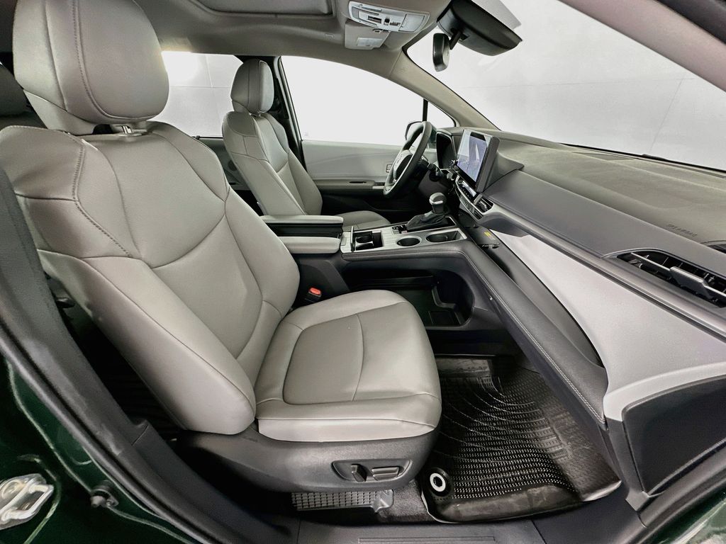 Thumbnail: 2026 Toyota Sienna - 29