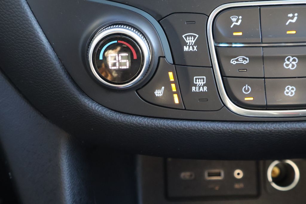 Thumbnail: 2019 Chevrolet Equinox - 18