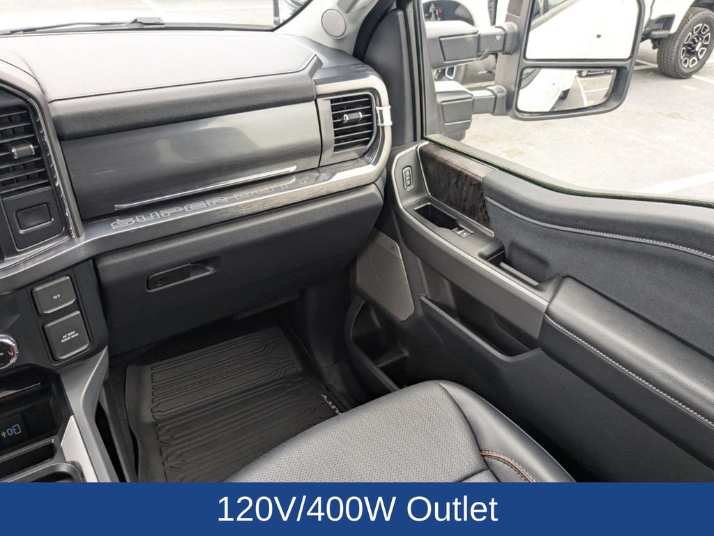 2025 Ford F-450 Super Duty LARIAT