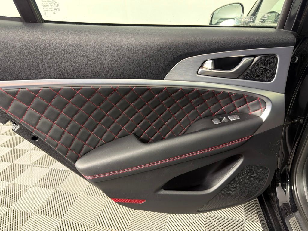 Thumbnail: 2020 Genesis G70 - 15