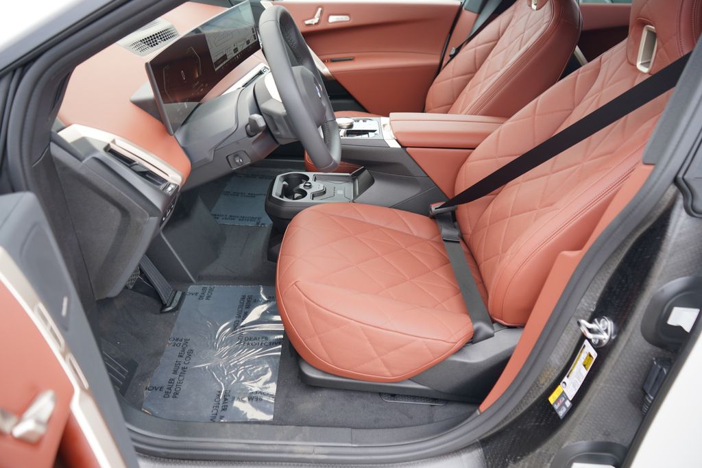 Thumbnail: 2026 BMW iX - 10