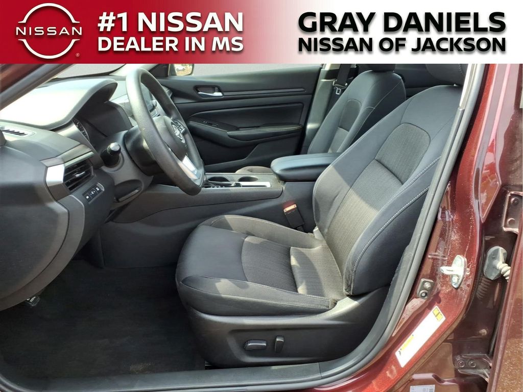 Used 2025 Nissan Altima Sedan